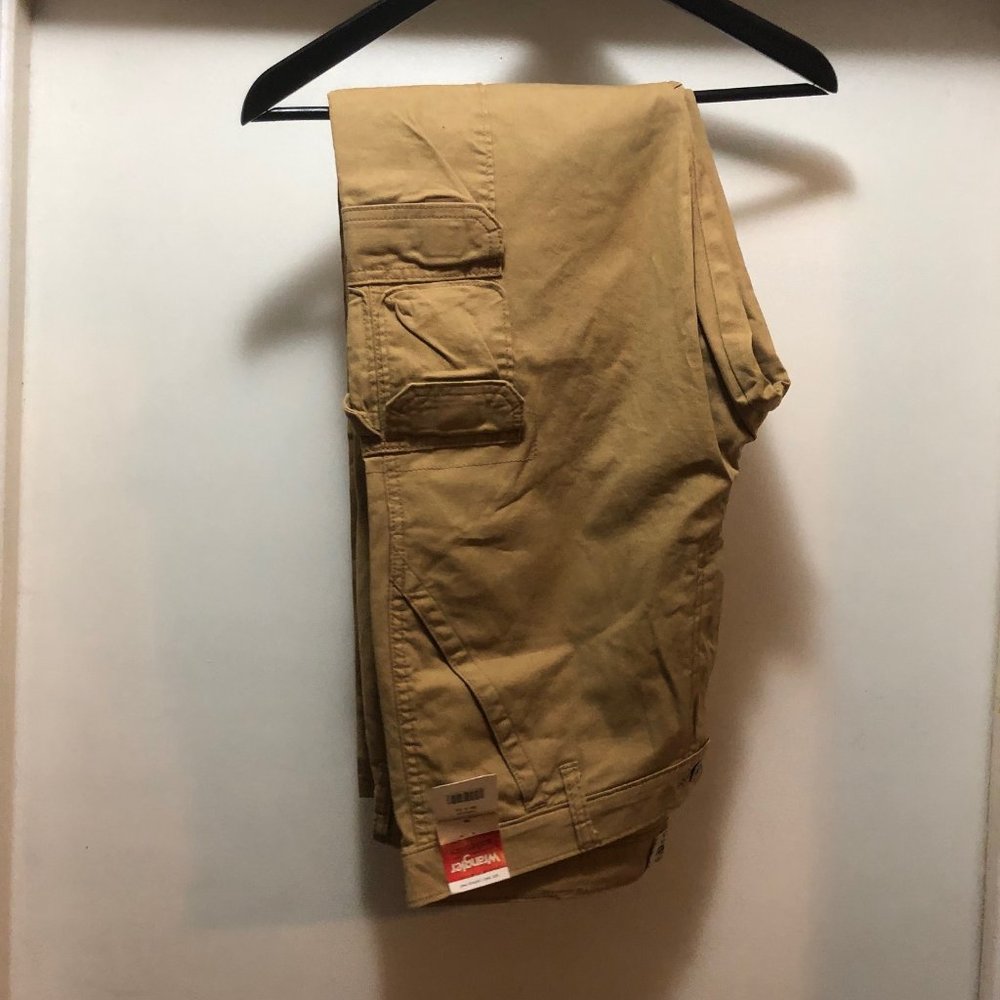 Wrangler Authentics Men's Regular Tapered Cargo, Brushed Almond, 36W x 32L